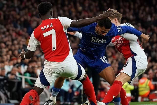 奇闻：巴西球星自掏腰包加盟中超！为赴华豪掷数十万人民币解约费（罕见一幕！巴西球星自费解约赴华，为加盟中超支付数十万人民币）