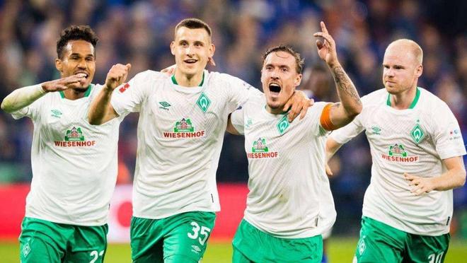 斯卢茨基：我们丢球后不得不加强进攻，这给了对手很多空间（斯卢茨基：失球逼我们加强进攻，反而让对手获得更多空间）