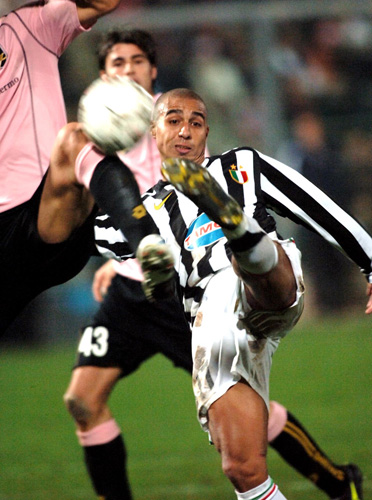 姆巴佩：于帕在本赛季属于世界最佳后卫，受到关注是很正常的（姆巴佩：于帕本赛季跻身世界顶级后卫，备受关注并不意外）