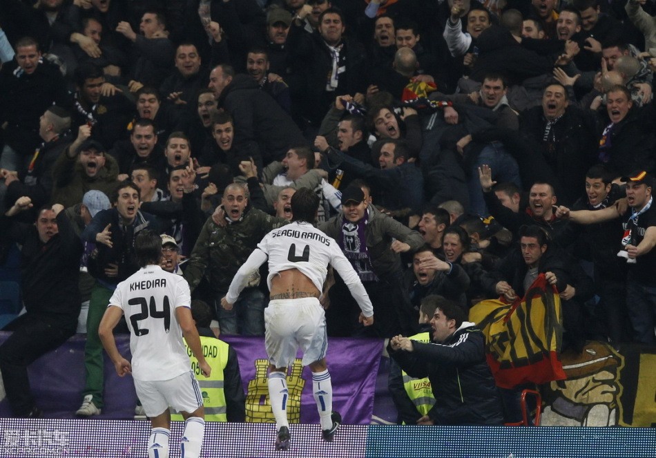 外线手感火热！麦克布莱德替补命中7记三分砍下22分3篮板（替补发威！麦克布莱德外线7记三分轰下22分3篮板）