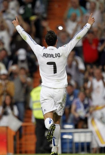 本赛季下半程的国安在成绩层面给了球迷们深刻的落差（国安下半程战绩失色，令球迷倍感落差）