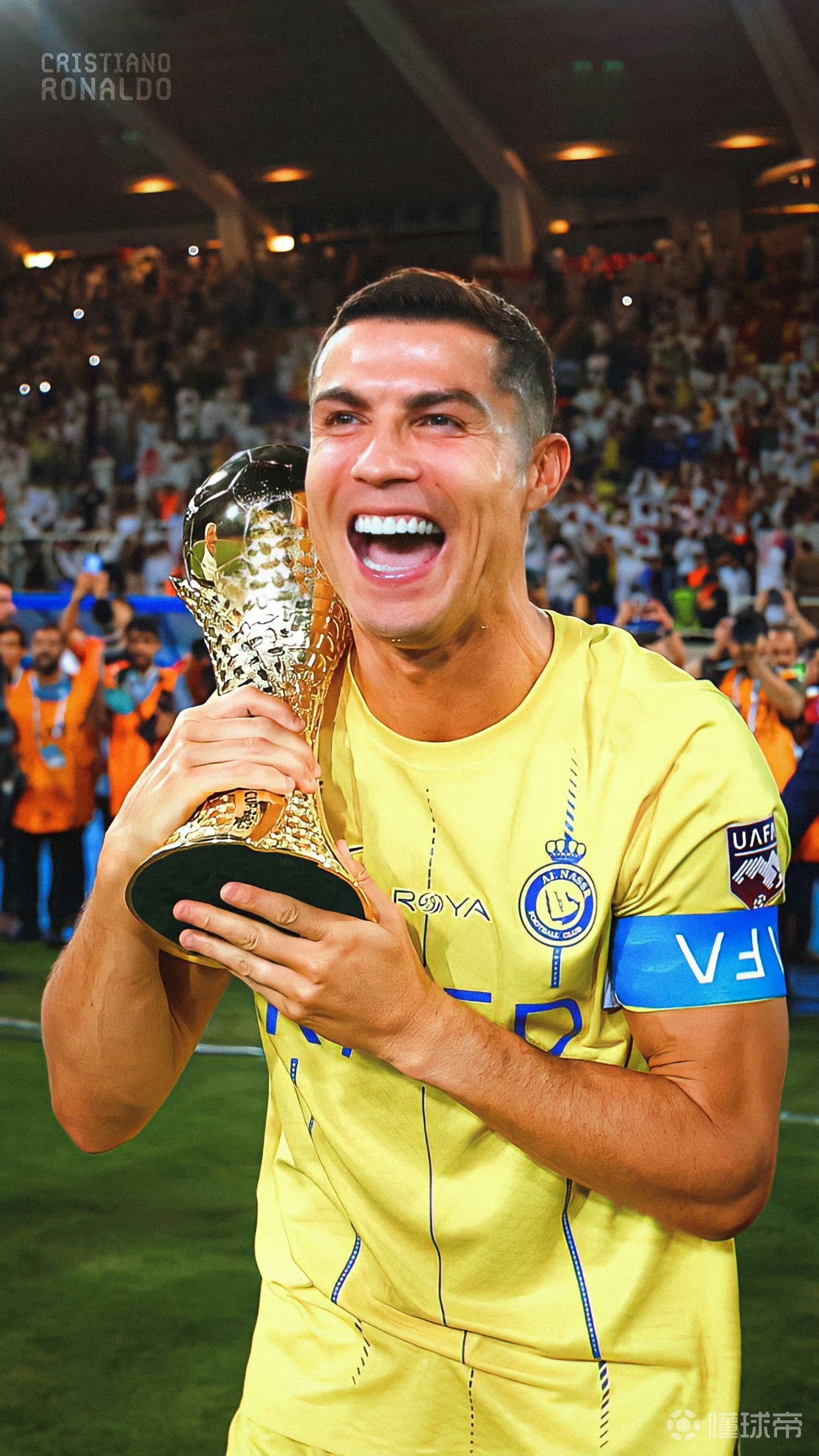 斯基拉：DV9续约的唯一可能是接受3-4年合同，年薪600-800万（斯基拉：DV9续约需签3-4年合约，年薪600-800万为唯一方案）