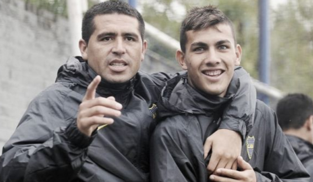 随阿根廷队在西班牙公开训练，梅西：感谢今天到场的所有人（阿根廷队在西班牙进行公开训练课，梅西向到场观众致谢）